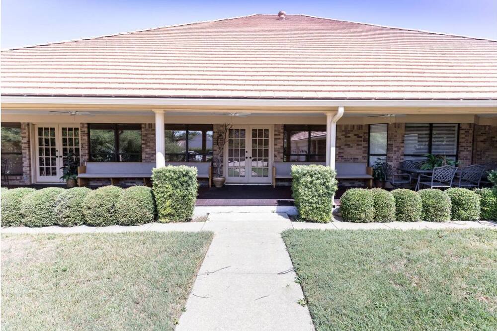 Photo of Outdoor in Lakewood Hills