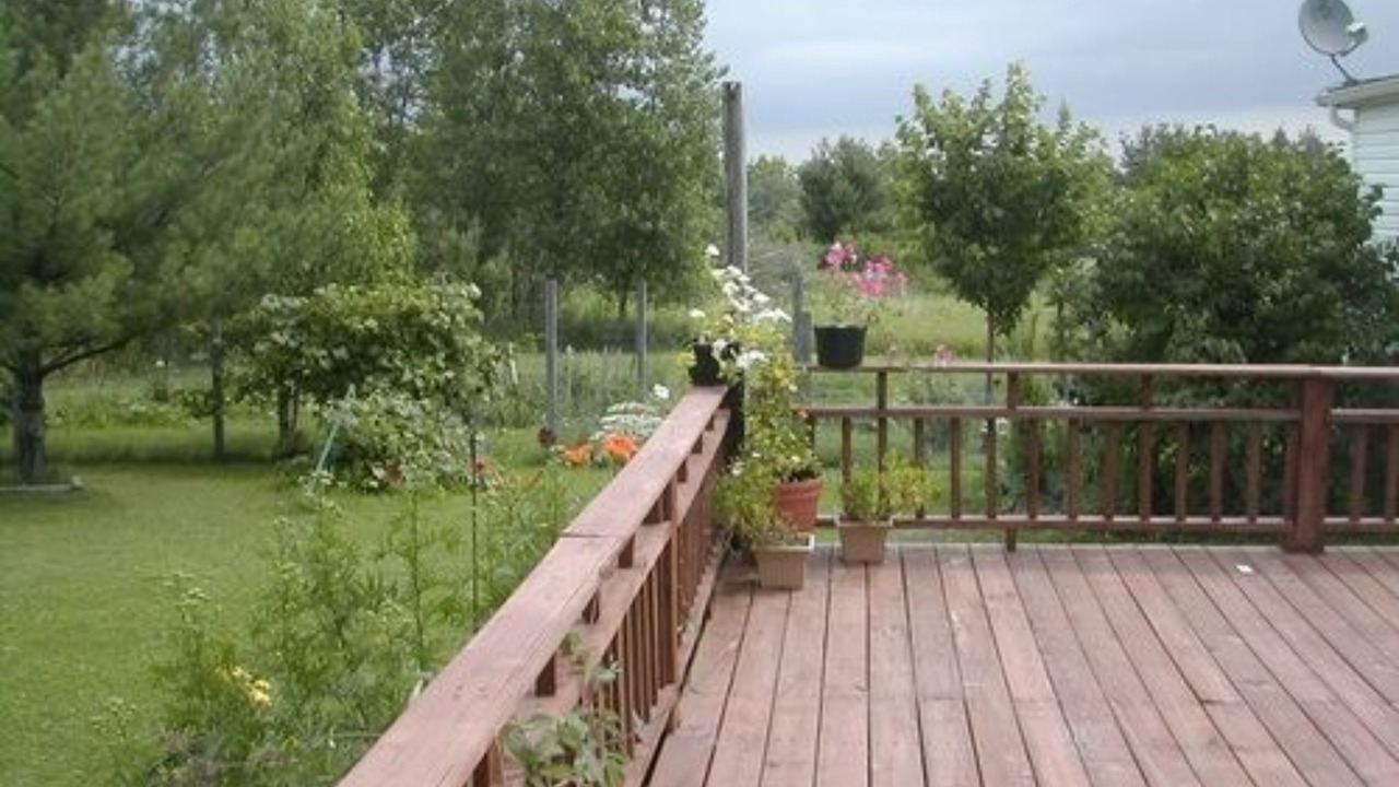 Photo of Patio Balcony in Rock Stream