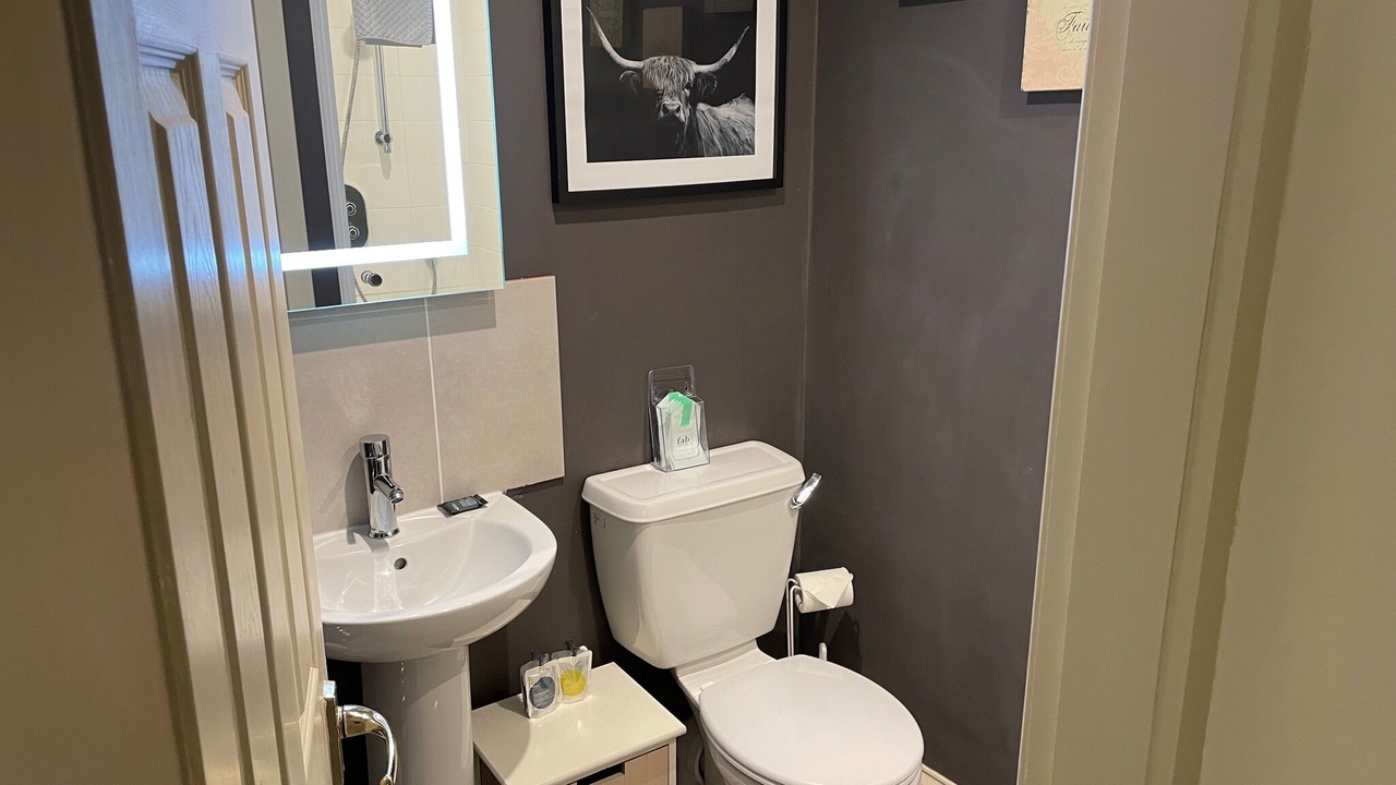 Photo of Bathroom in Cairndow