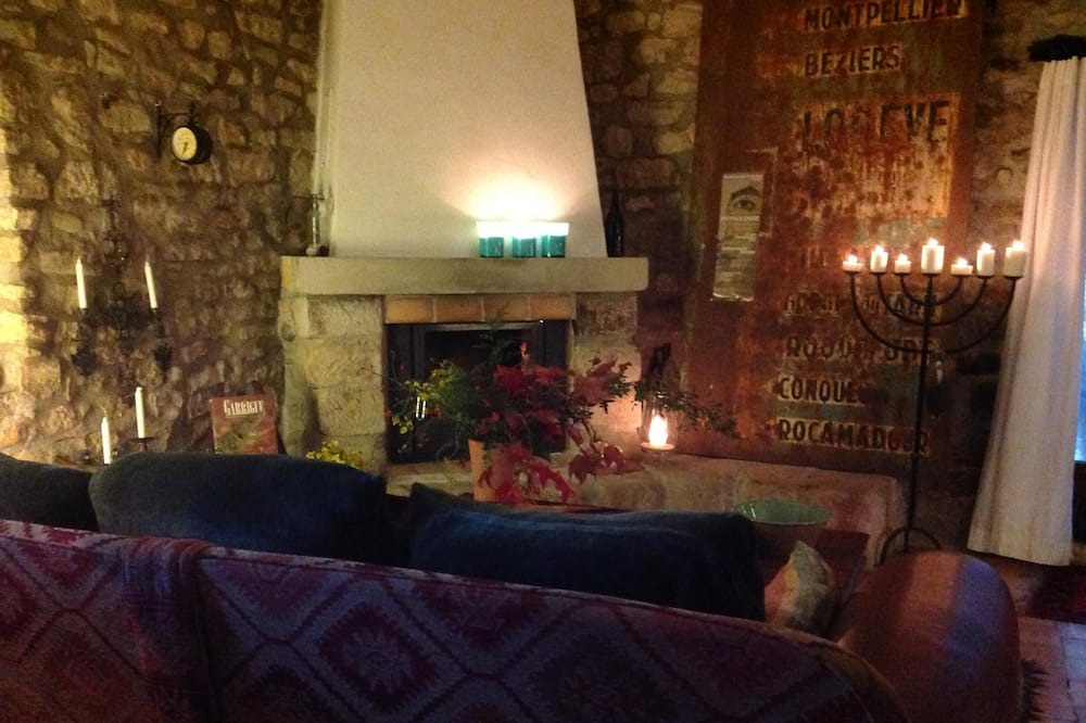 Photo of Livingroom in Lauroux