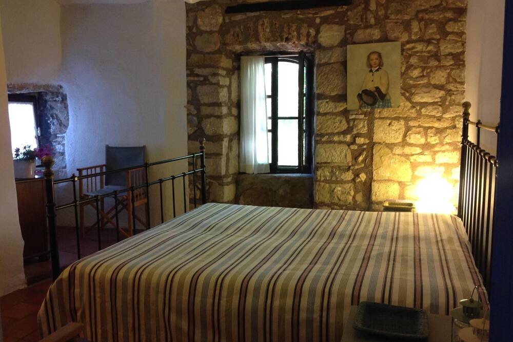 Photo of Bedroom in Lauroux