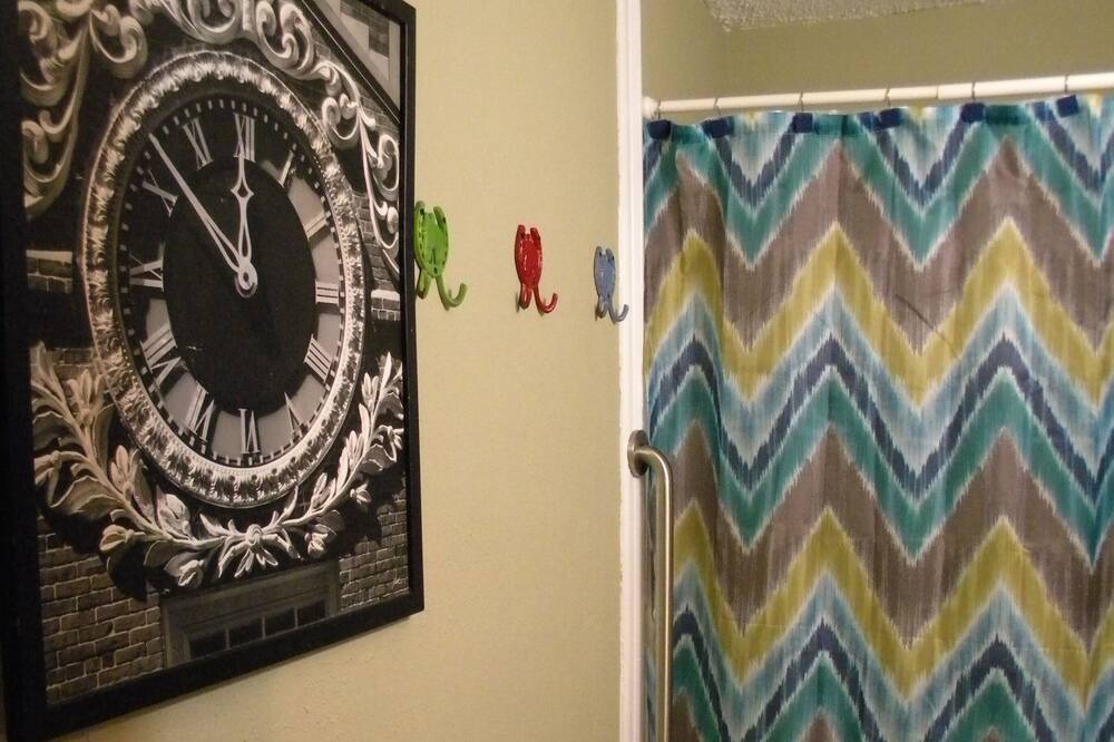 Photo of Bathroom in West Livingston