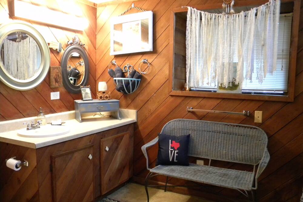 Photo of Bathroom in West Livingston