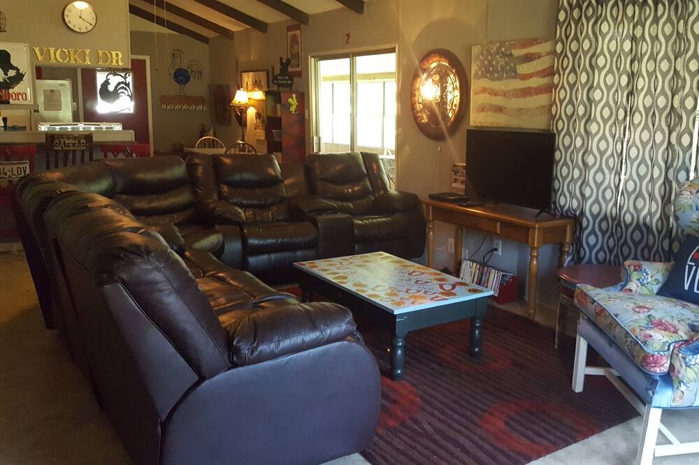 Photo of Bedroom in West Livingston