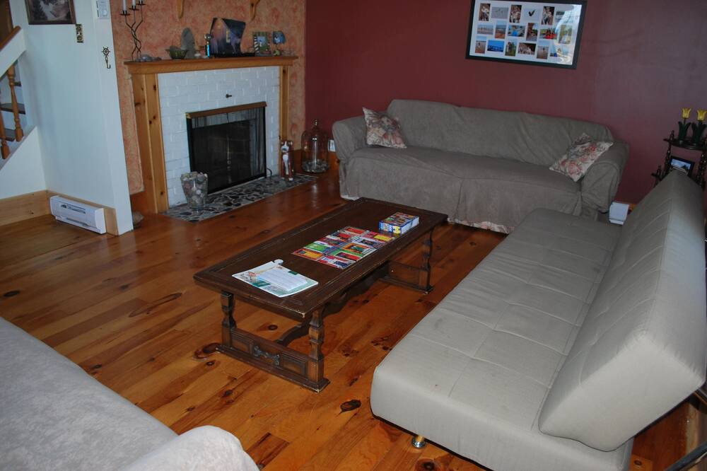 Photo of Livingroom in West Quaco