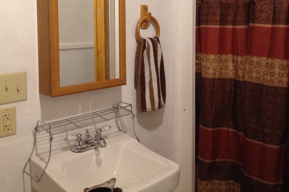 Photo of Bathroom in Gatesville