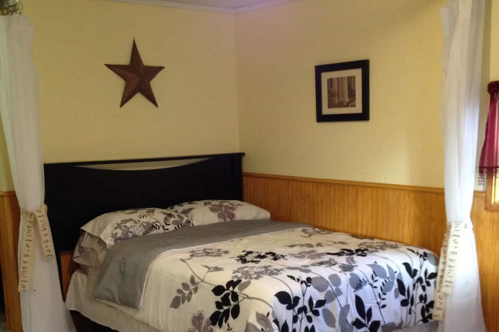 Photo of Bedroom in Gatesville