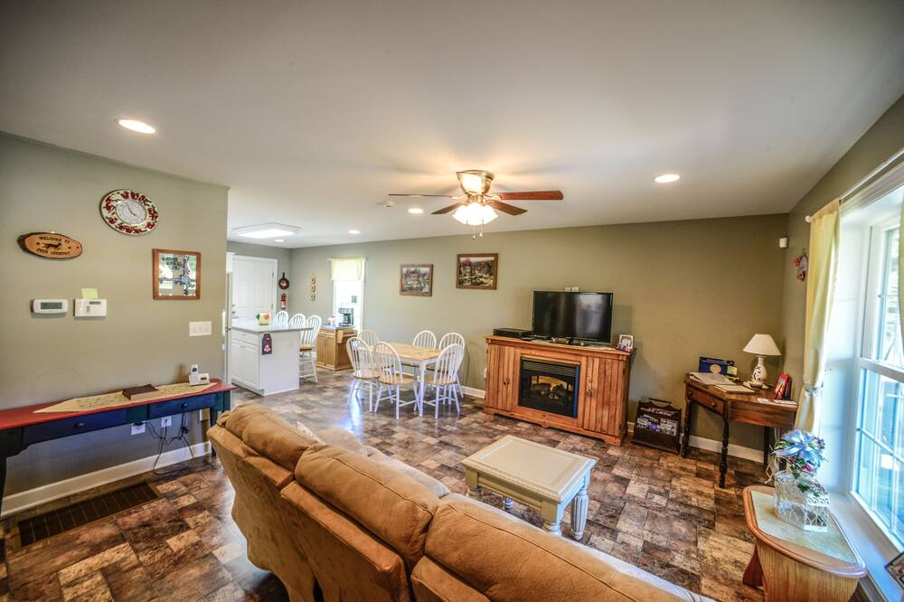 Photo of Livingroom in Lake Lure
