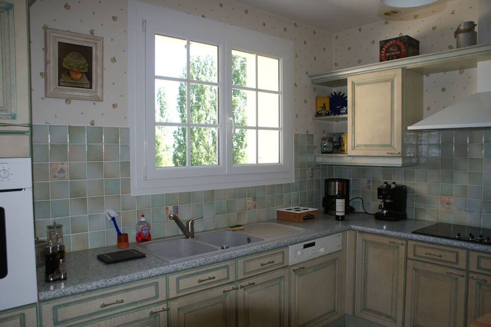 Photo of Kitchen in Castillon - Pujols Intercommunalite