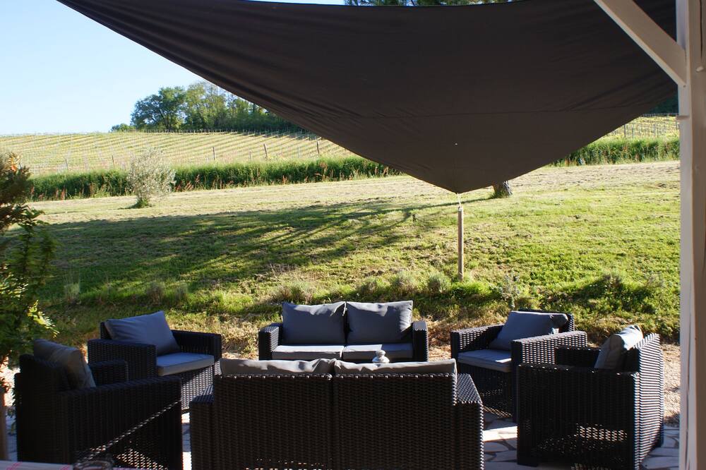 Photo of Patio Balcony in Castillon - Pujols Intercommunalite