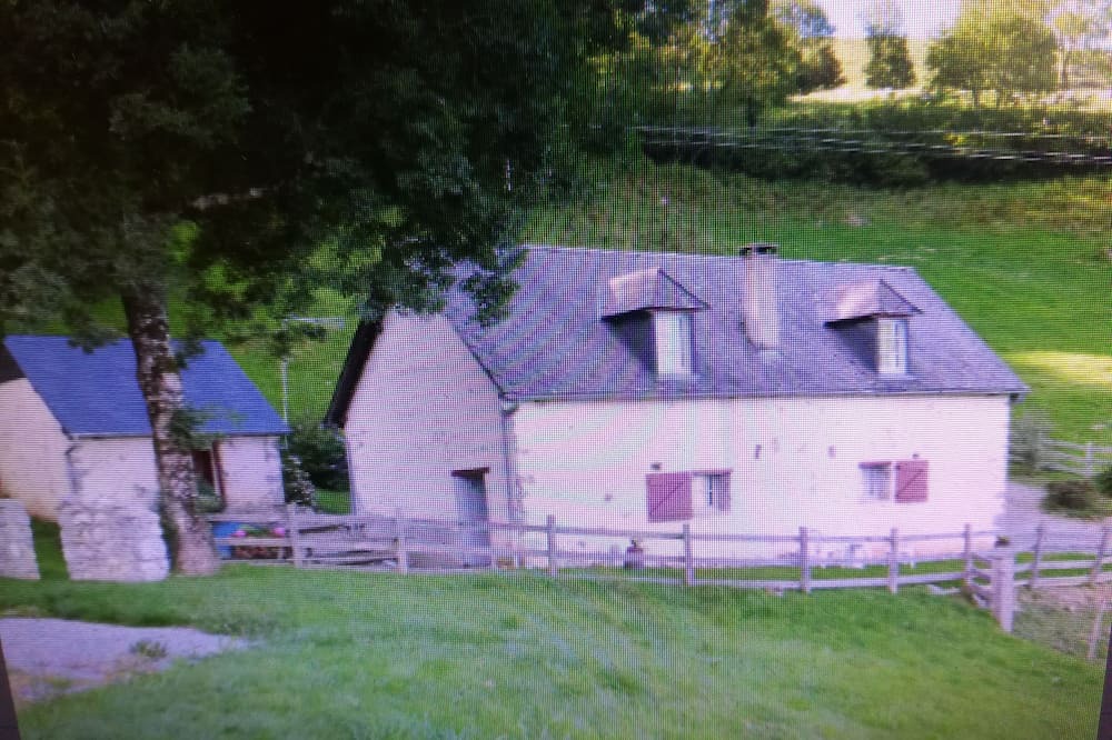 Photo of Outdoor in Aussurucq