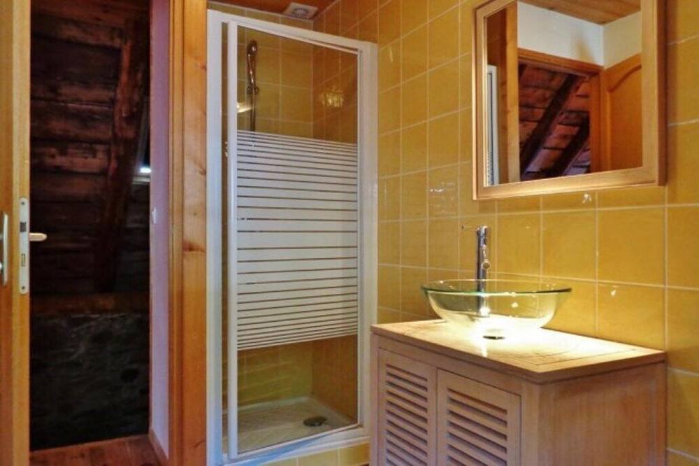 Photo of Bathroom in Vielle-Aure