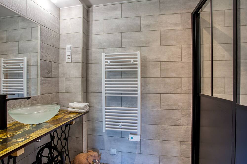 Photo of Bathroom in Loubejac
