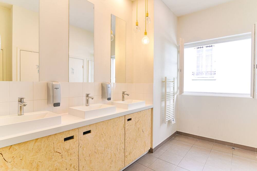 Photo of Bathroom in Voltaire - Saint Amour
