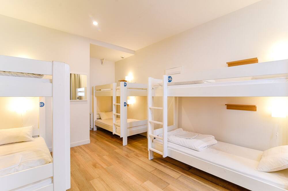 Photo of Bedroom in Voltaire - Saint Amour