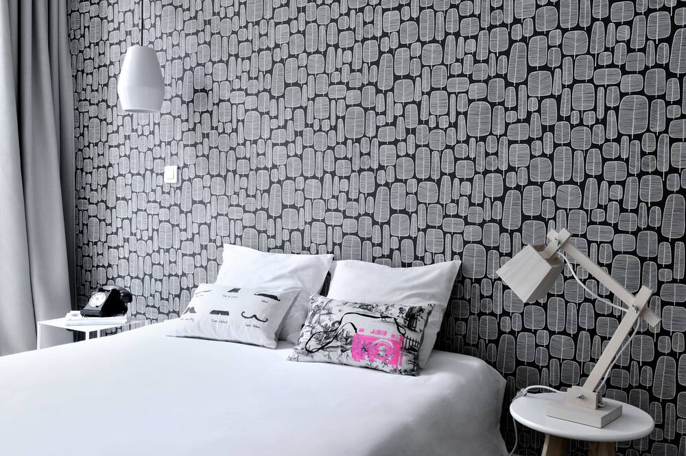 Photo of Bedroom in Voltaire - Saint Amour