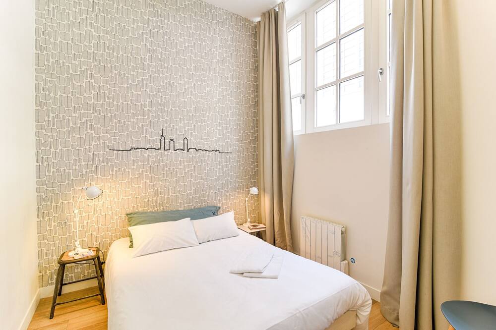 Photo of Bedroom in Voltaire - Saint Amour