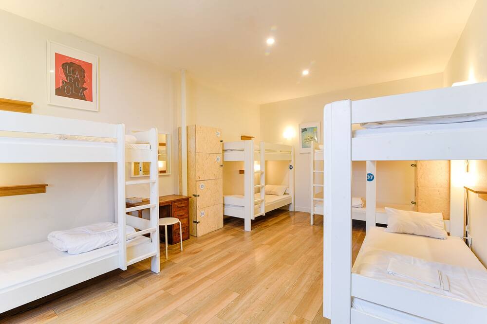 Photo of Bedroom in Voltaire - Saint Amour