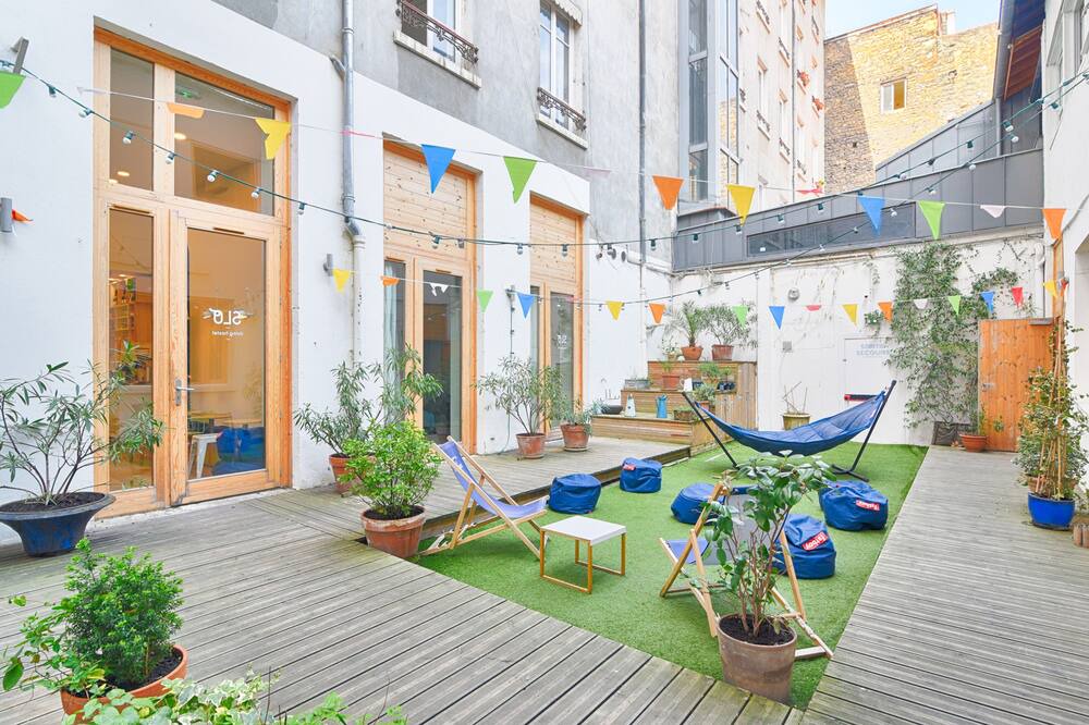 Photo of Patio Balcony in Voltaire - Saint Amour