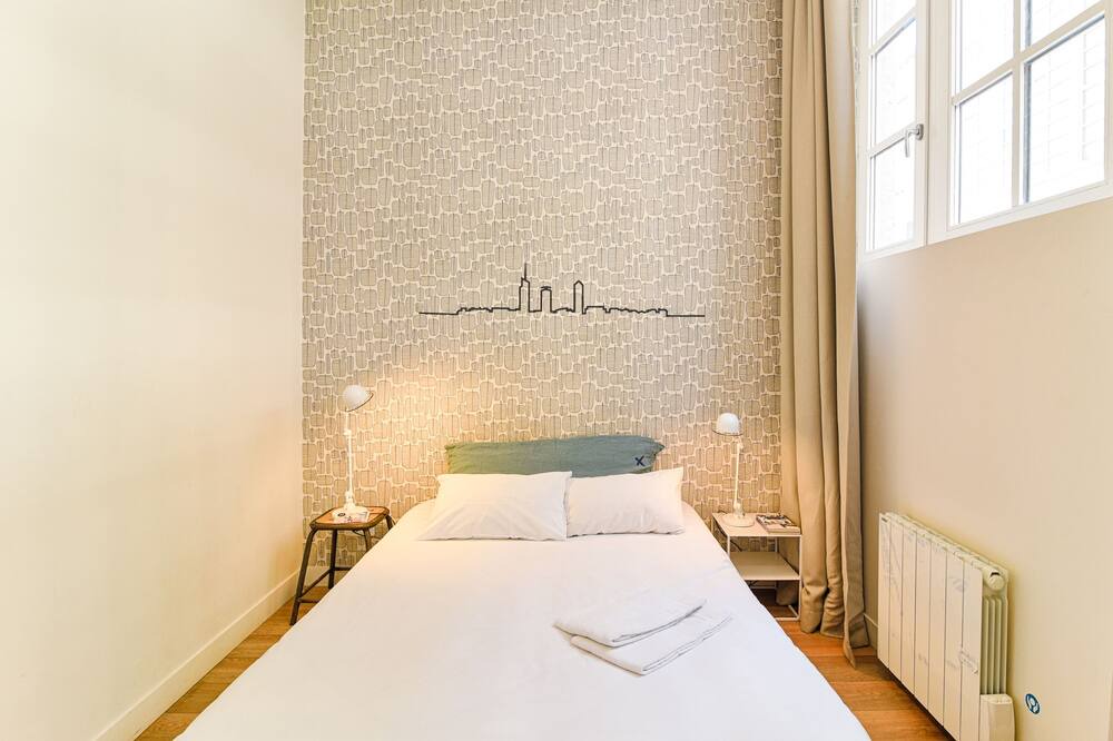 Photo of Bedroom in Voltaire - Saint Amour