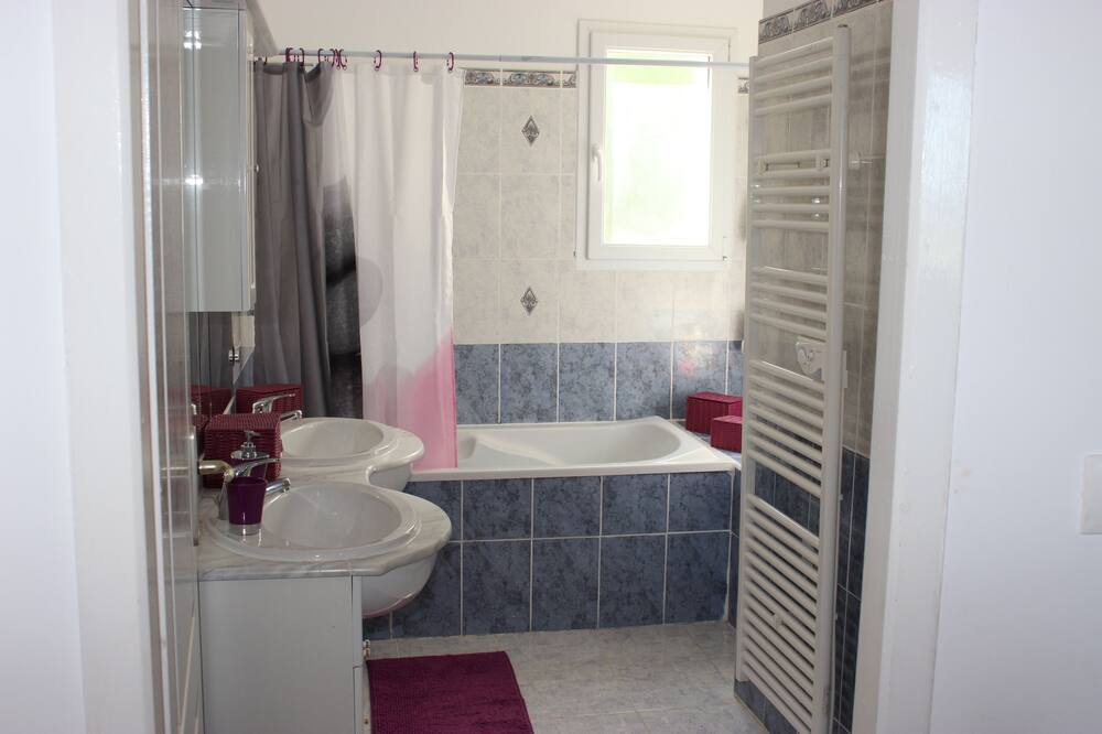 Photo of Bathroom in Villeneuve-de-Berg