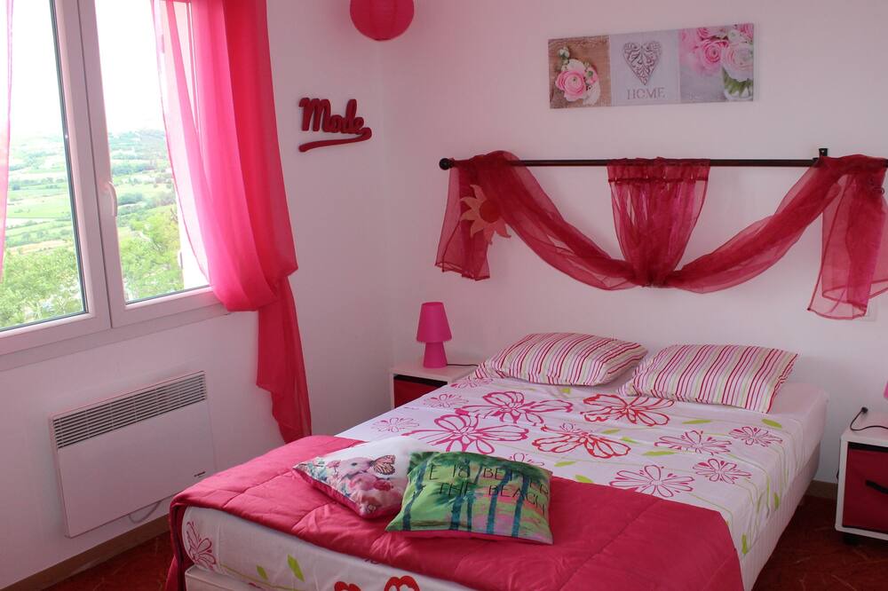 Photo of Bedroom in Villeneuve-de-Berg