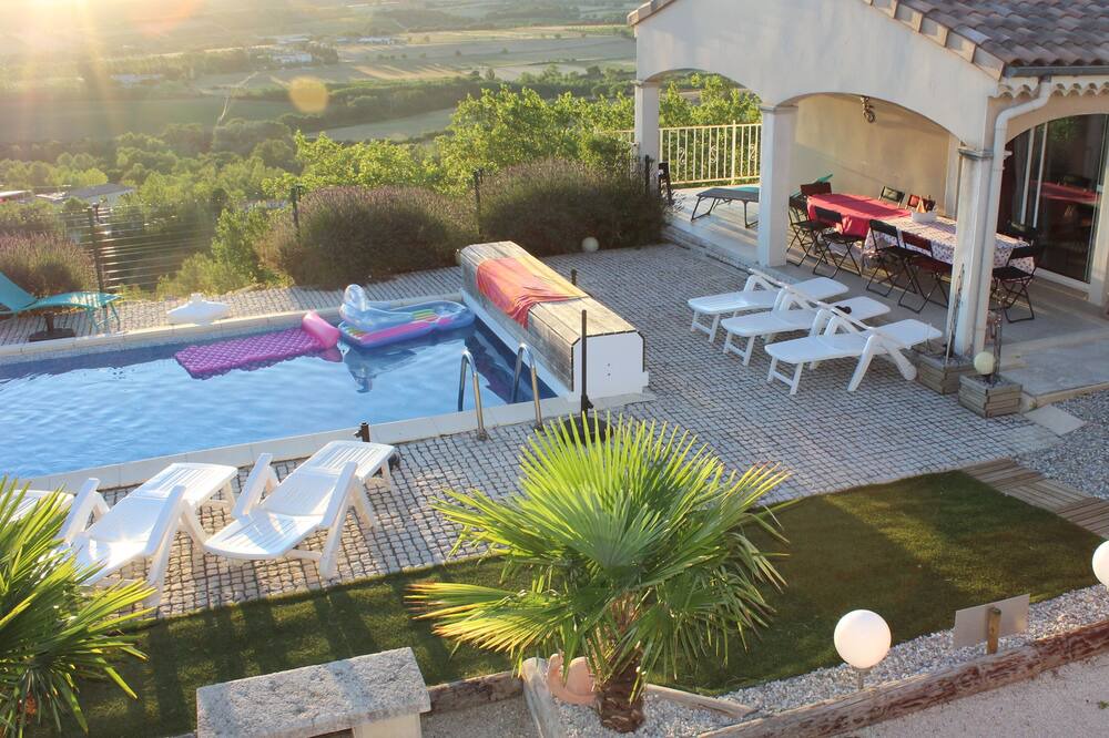 Photo of Outdoor in Villeneuve-de-Berg
