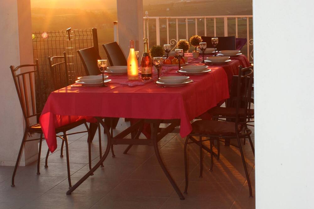 Photo of Patio Balcony in Villeneuve-de-Berg