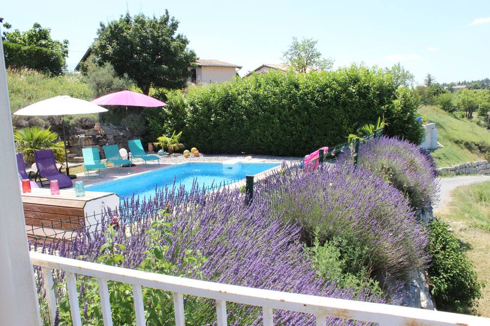 Photo of Outdoor in Villeneuve-de-Berg