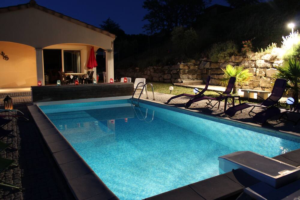 Photo of Outdoor in Villeneuve-de-Berg