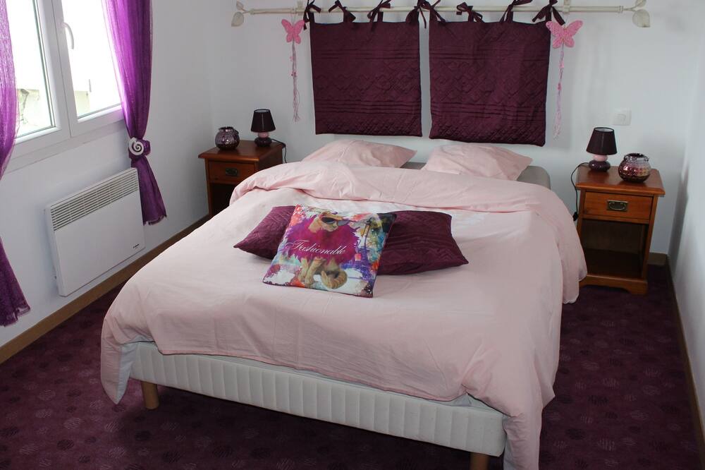 Photo of Bedroom in Villeneuve-de-Berg