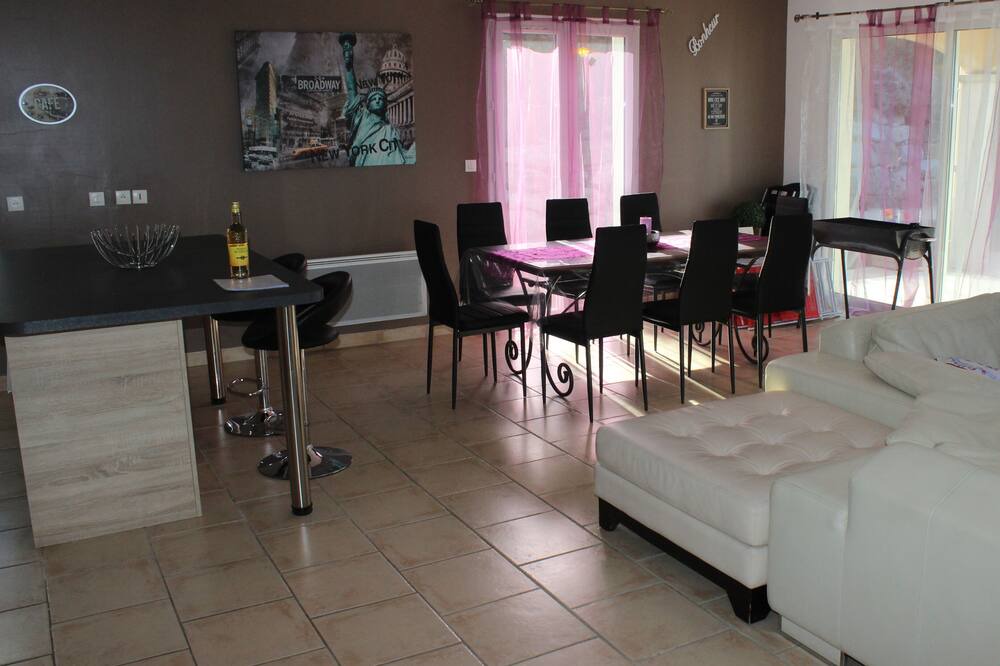 Photo of Livingroom in Villeneuve-de-Berg