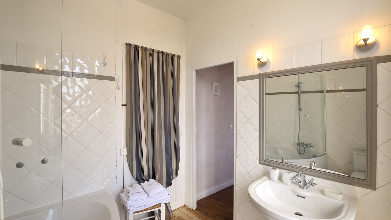 Photo of Bedroom in Vic-en-Bigorre