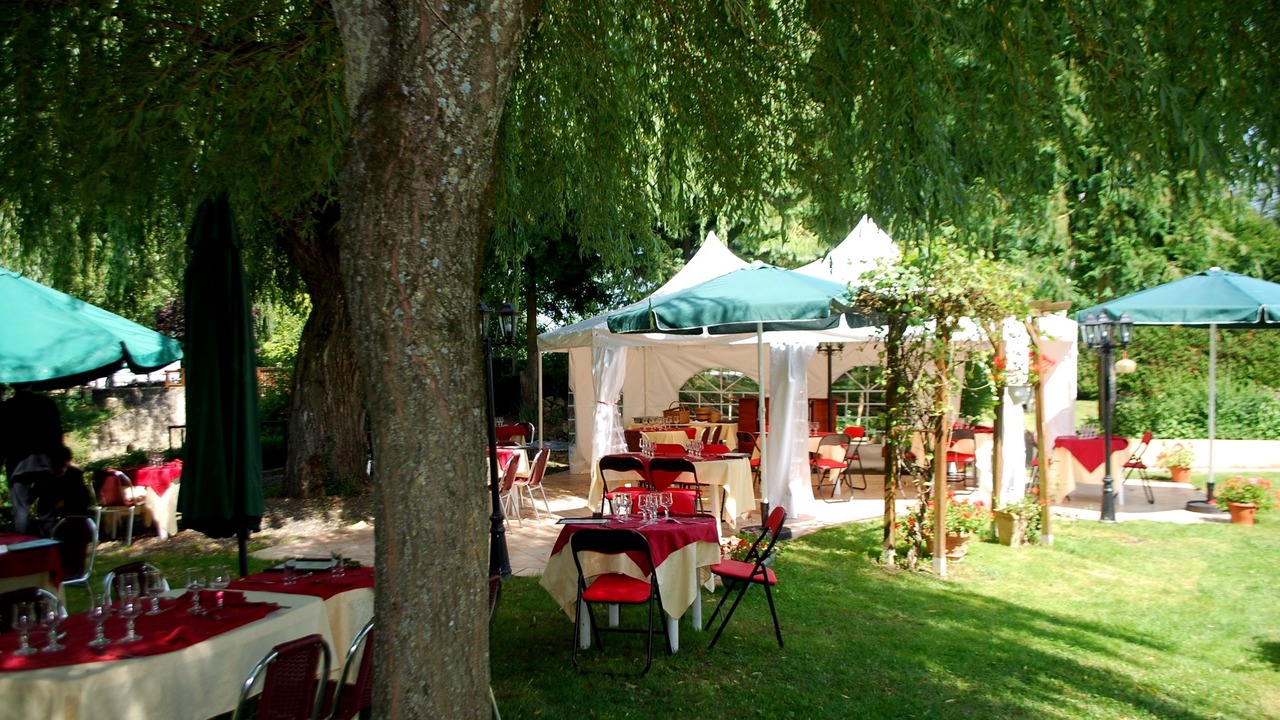 Photo of Others in Tennie