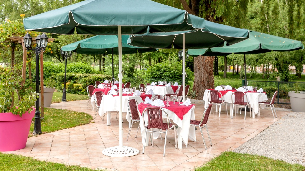 Photo of Others in Tennie