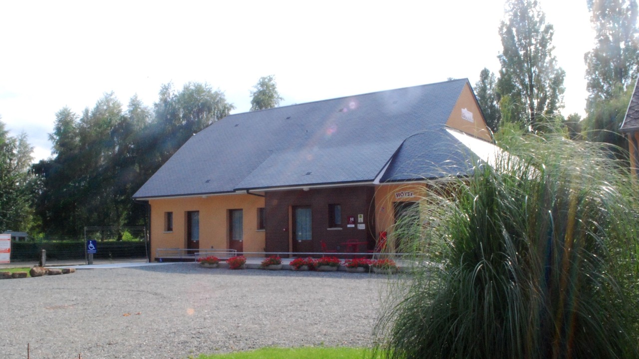 Photo of Outdoor in Tennie