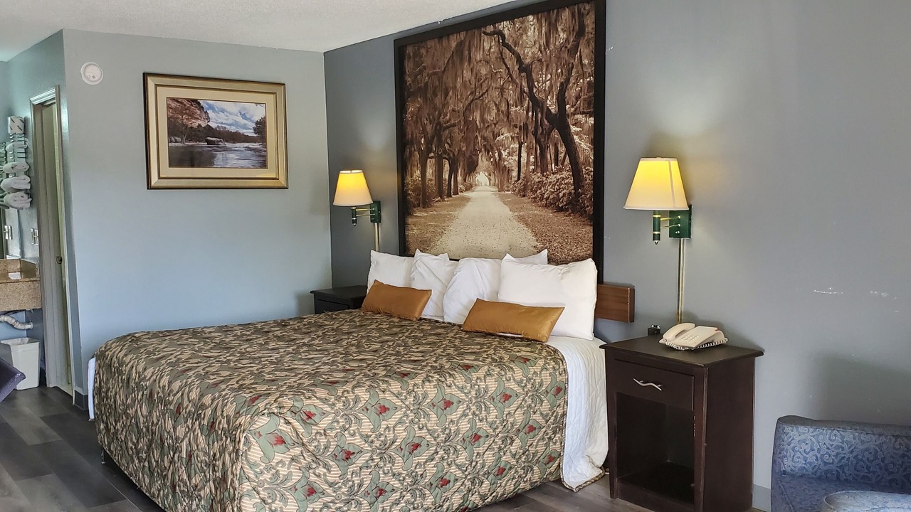 Photo of Others in Estill