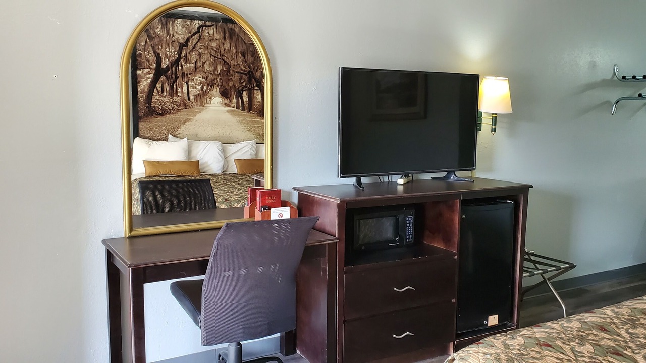 Photo of Others in Estill