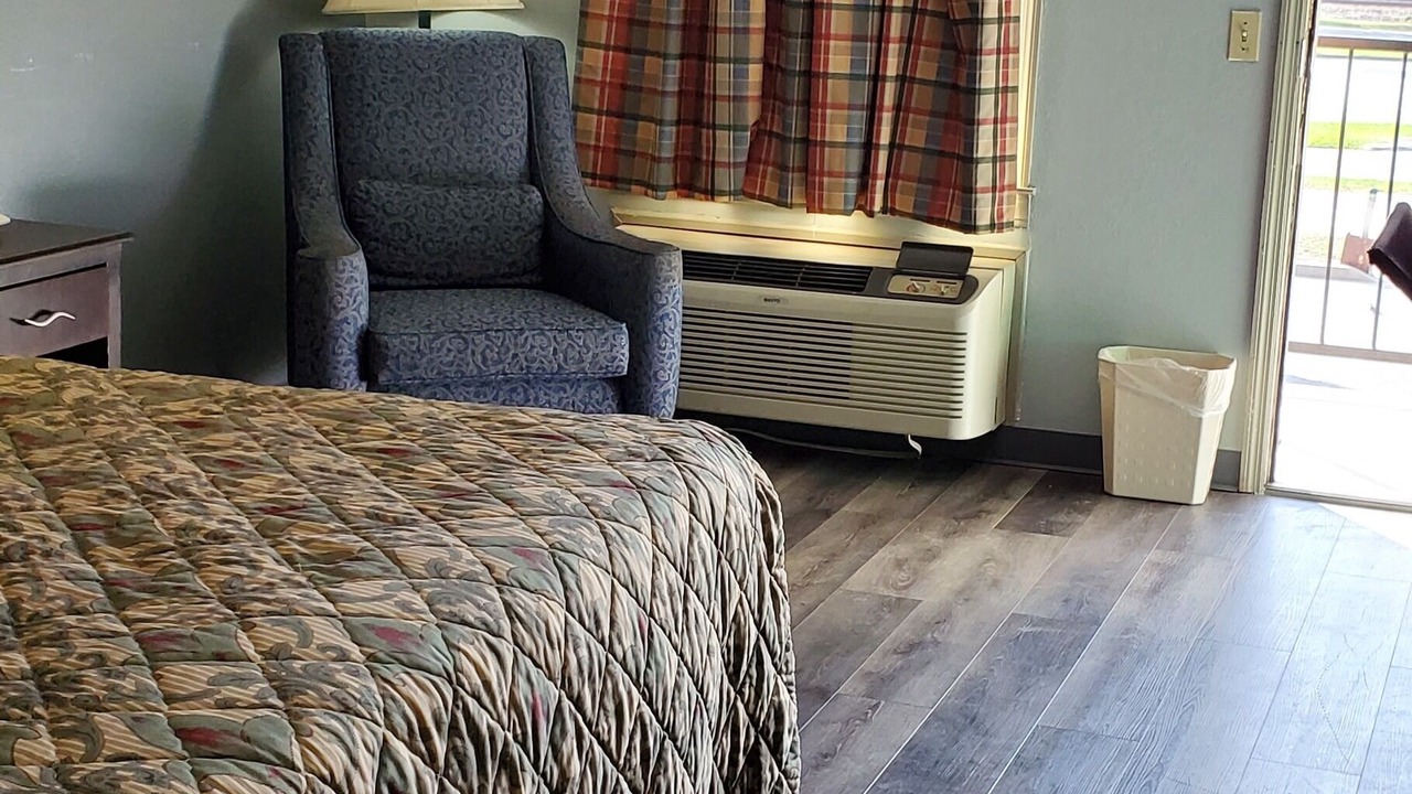 Photo of Bedroom in Estill