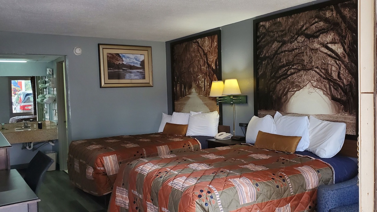 Photo of Others in Estill