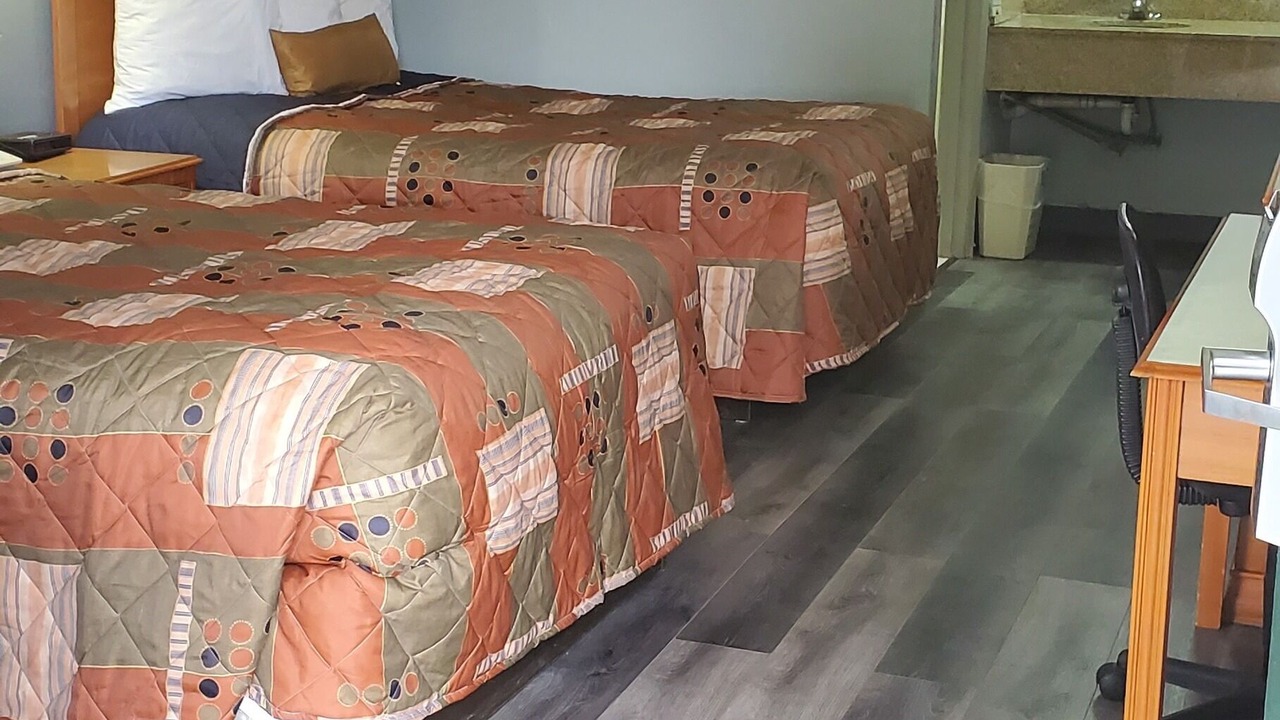 Photo of Others in Estill