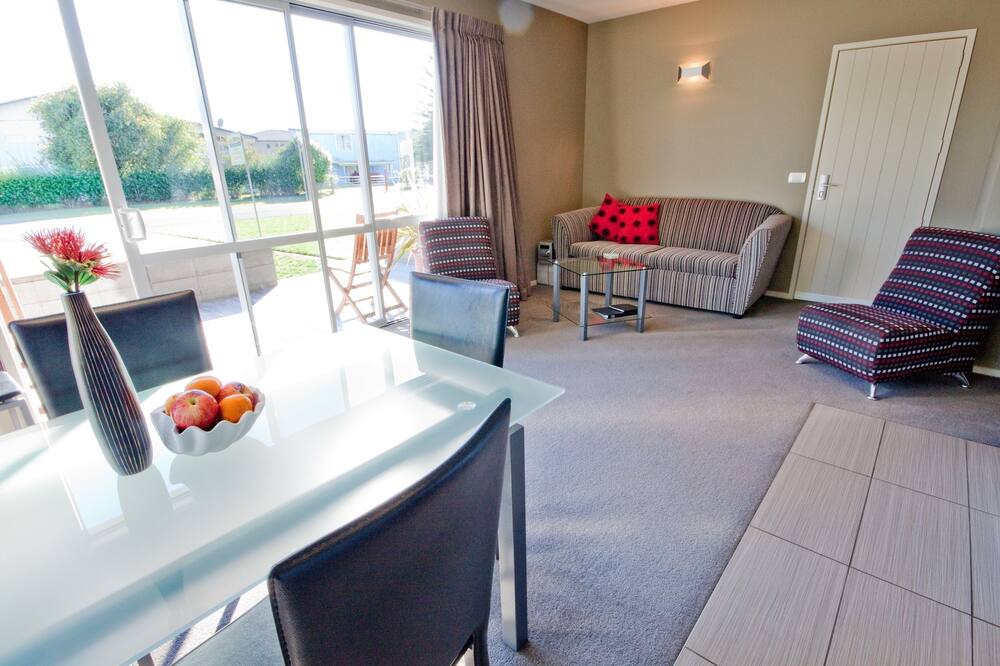 Photo of Livingroom in Cooks Beach