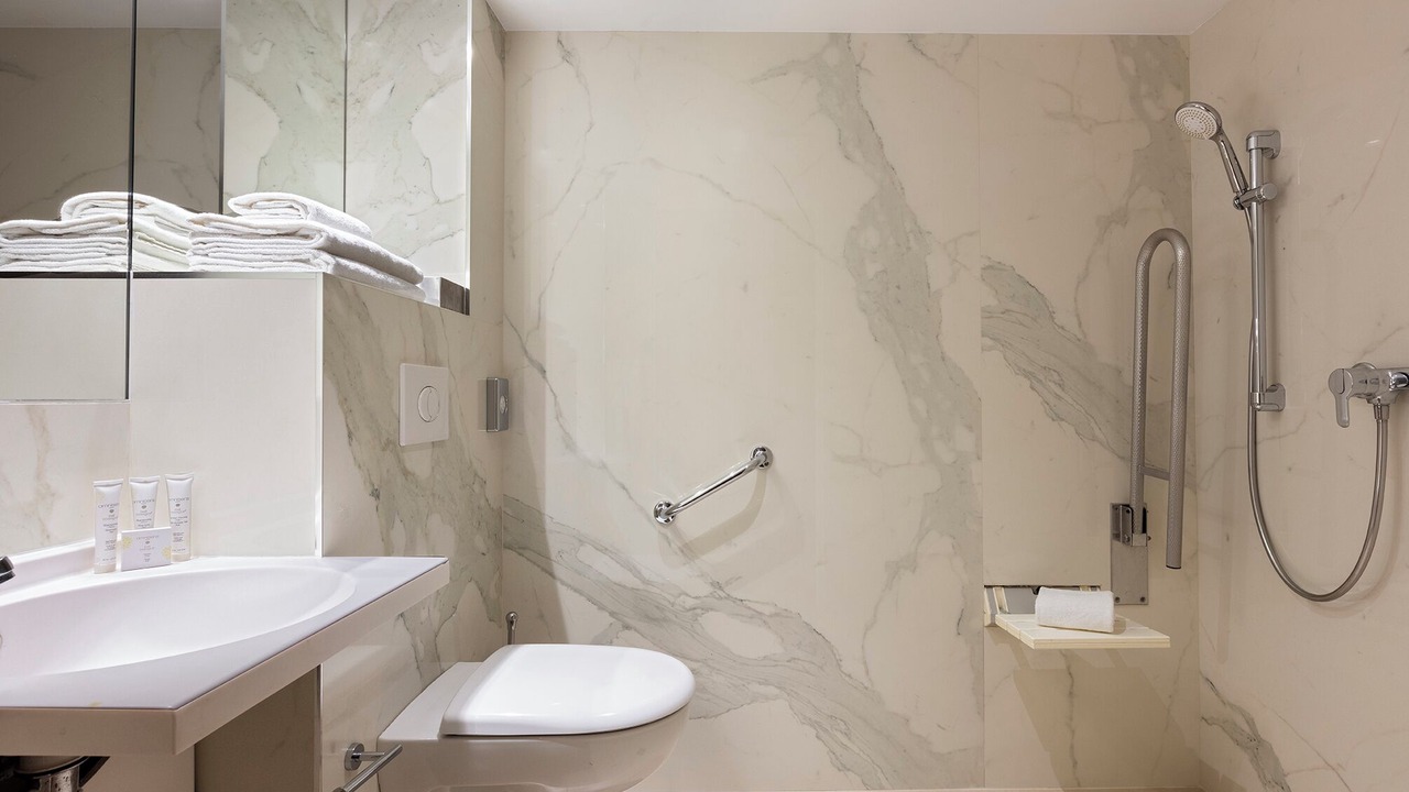 Photo of Bathroom in Quartier de la Folie-Mericourt