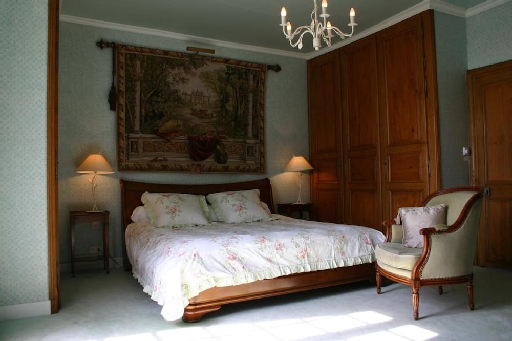 Photo of Others in Lombron