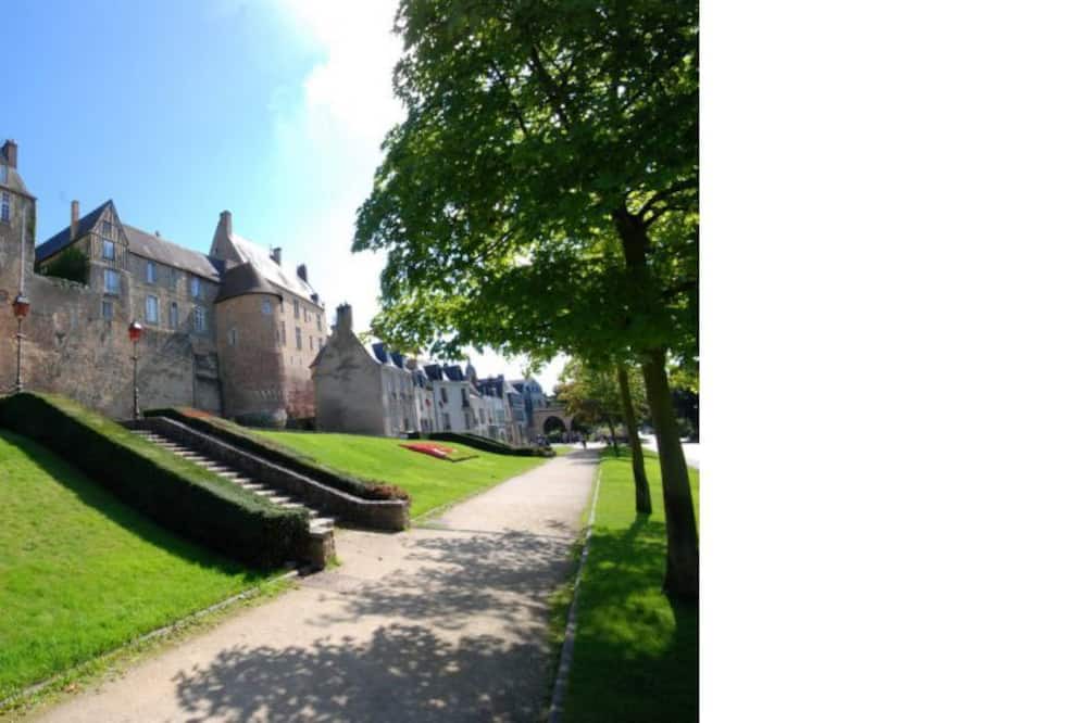 Photo of Others in Lombron