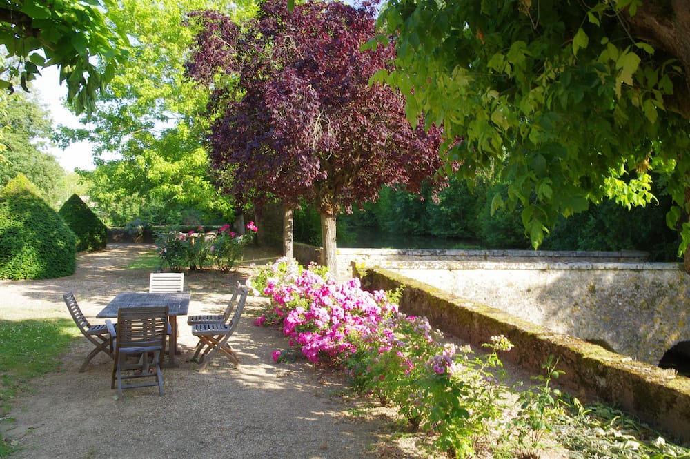 Photo of Others in Lombron