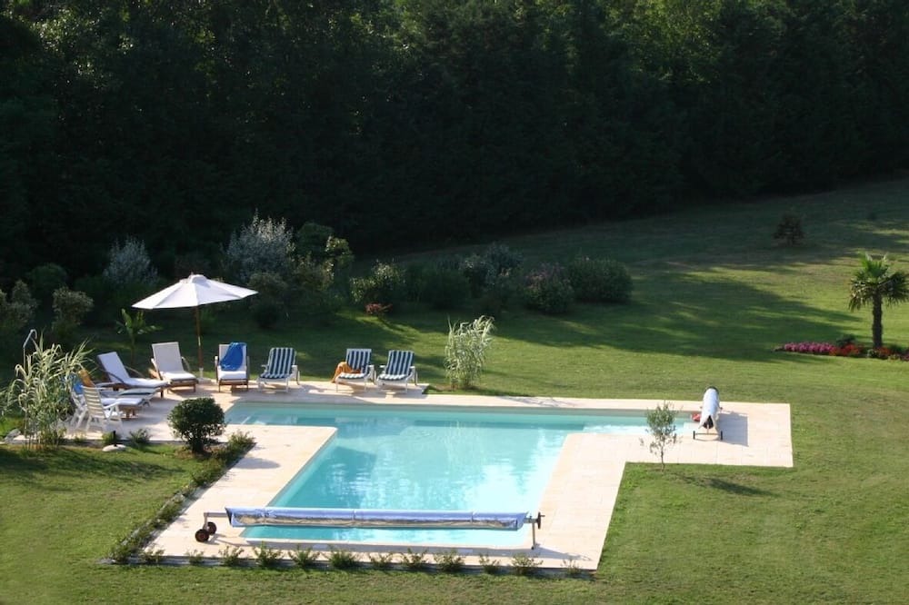 Photo of Outdoor in Lombron