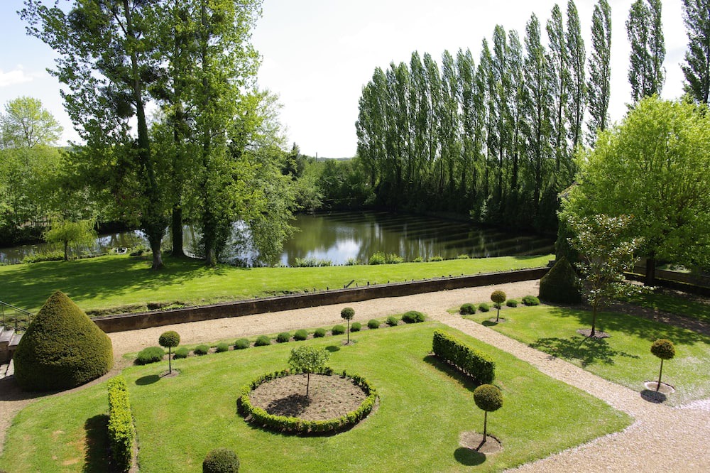 Photo of Outdoor in Lombron