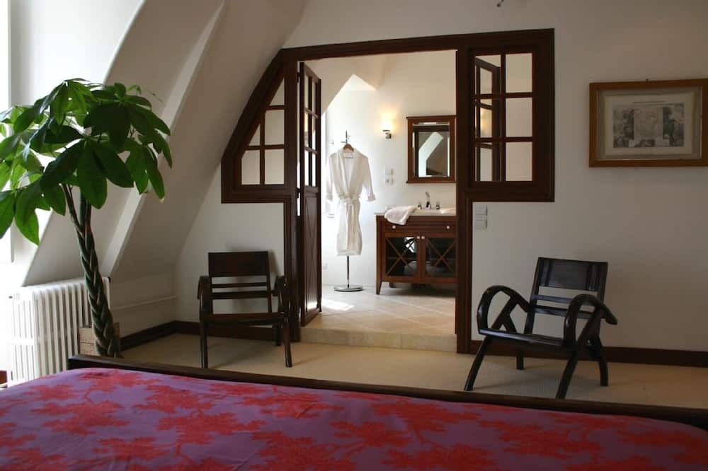 Photo of Others in Lombron