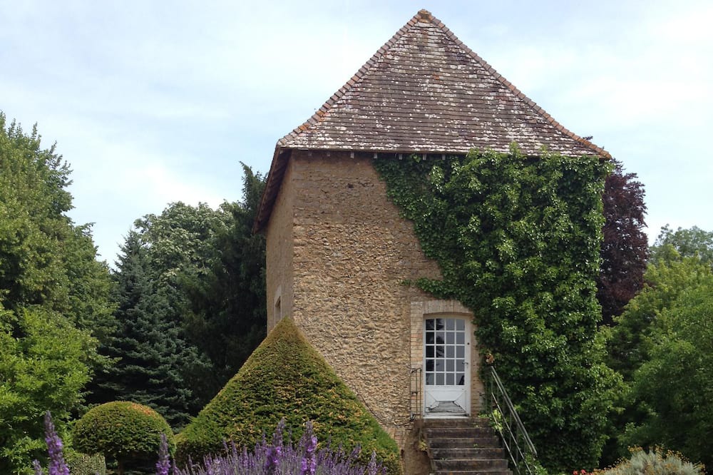 Photo of Others in Lombron